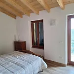 Hillside Haven - Sea View Retreat With Pool Access Hébergement de vacances