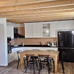 Hillside Haven - Sea View Retreat With Pool Access Hébergement de vacances Rapallo
