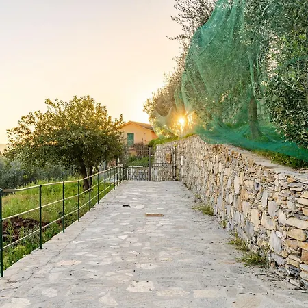 Ferienhaus Hillside Haven - Sea View Retreat With Pool Access Rapallo