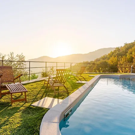 Hillside Haven - Sea View Retreat With Pool Access ראפאלו