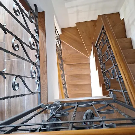 בית נופש Hillside Haven - Sea View Retreat With Pool Access ראפאלו