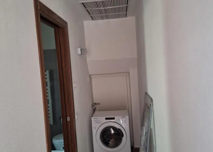 Hillside Haven - Sea View Retreat With Pool Access