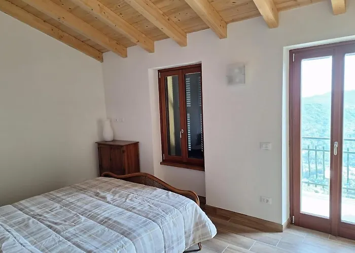 Hillside Haven - Sea View Retreat With Pool Access Prázdninový dům