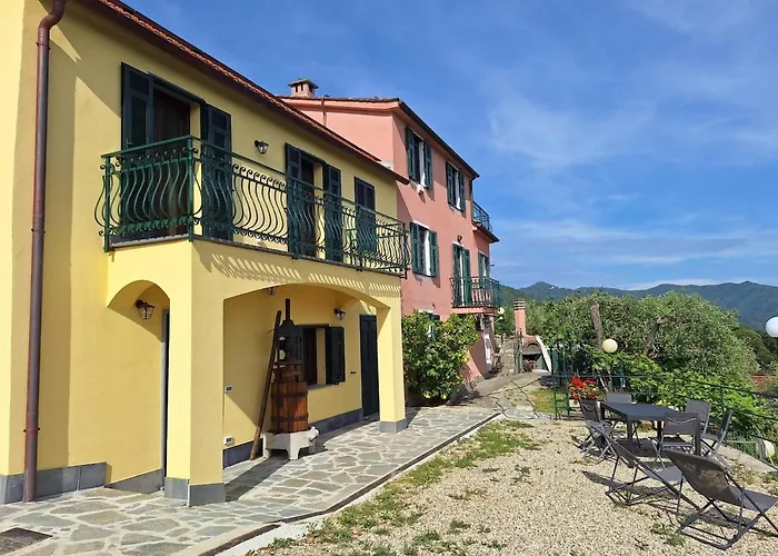 Prázdninový dům Hillside Haven - Sea View Retreat With Pool Access